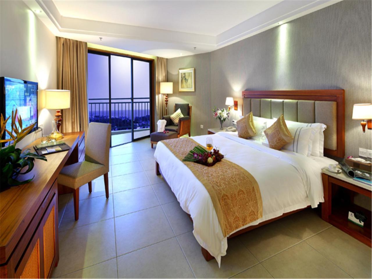 Gentle Grown Sanya Seashore Hotel Exteriör bild